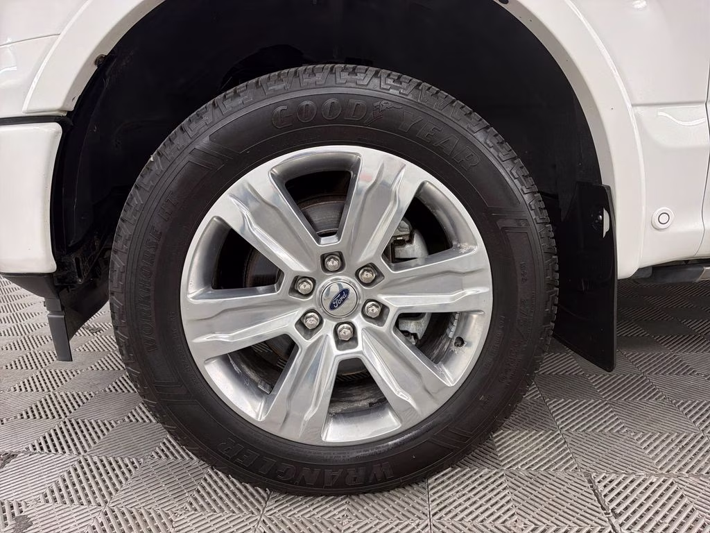 2020 Star White Metallic Tri-Coat Ford F-150 Platinum 4X4 Truck