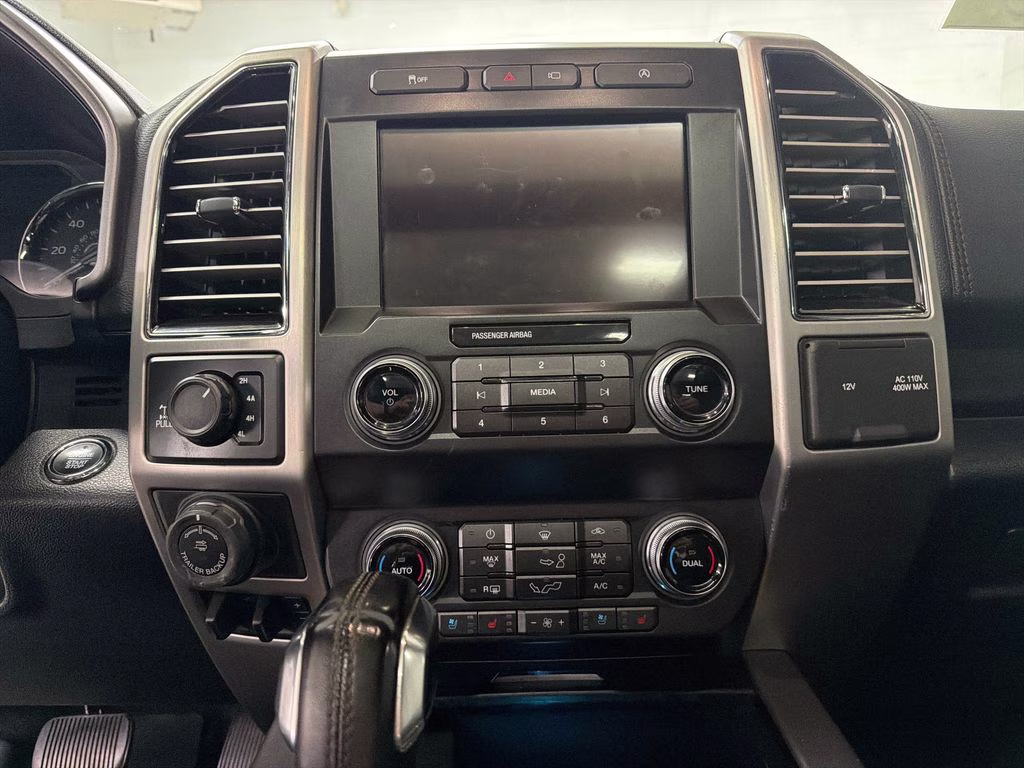 2020 Star White Metallic Tri-Coat Ford F-150 Platinum 4X4 Truck