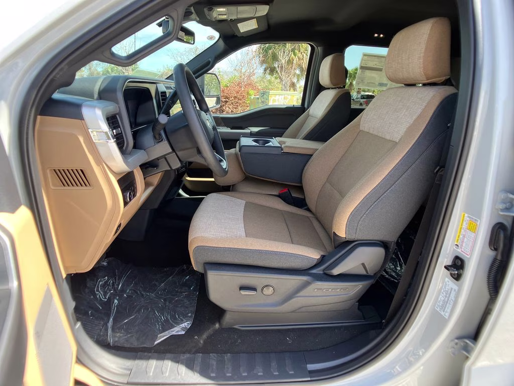 2026 Avalanche Ford Super Duty F-250 SRW XLT 4X4 Truck