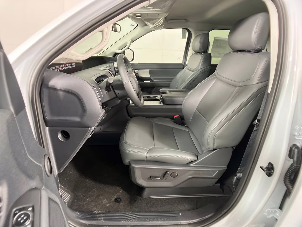 2026 Space Silver Metallic Ford Expedition Max Active RWD SUV