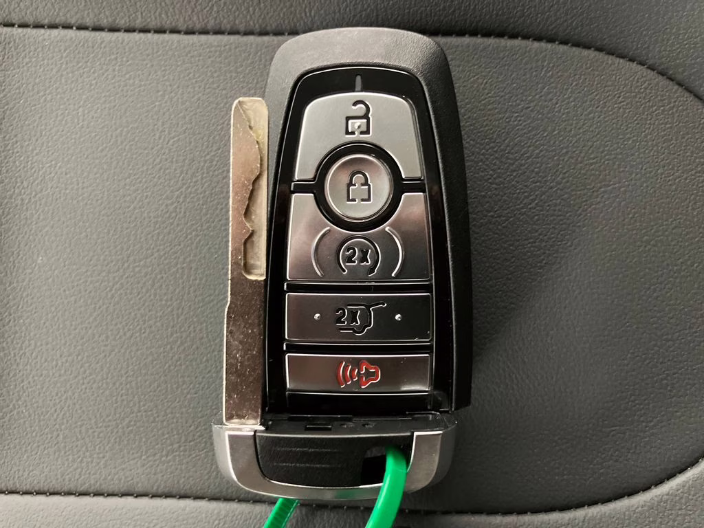 2026 Space Silver Metallic Ford Expedition Max Active RWD SUV