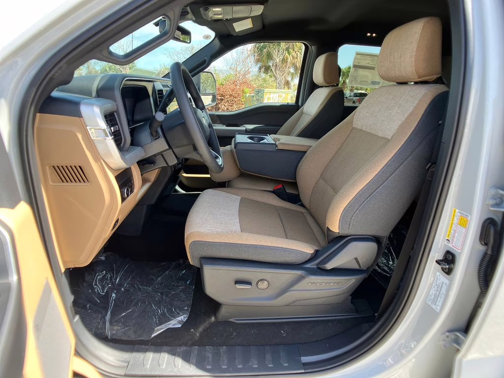 2026 Avalanche Ford Super Duty F-250 SRW XLT 4X4 Truck