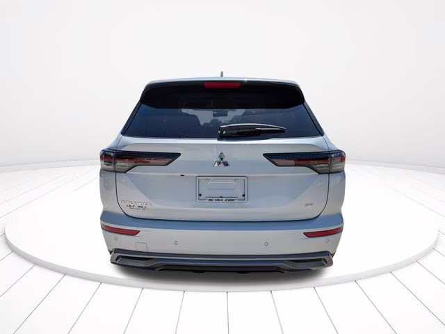 2026 White Diamond Mitsubishi Outlander ES FWD SUV