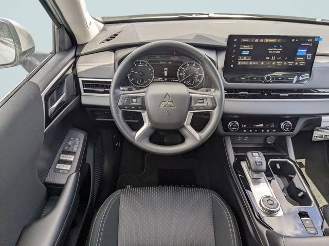 2026 Alloy Silver Metallic Mitsubishi Outlander ES FWD SUV