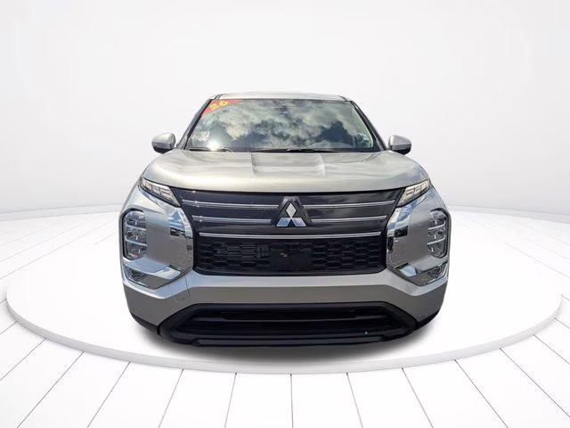 2026 Alloy Silver Metallic Mitsubishi Outlander ES FWD SUV