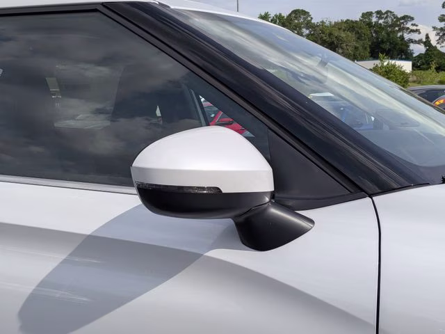 2026 White Diamond Mitsubishi Outlander ES FWD SUV