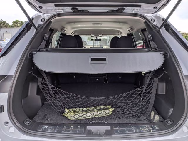 2026 White Diamond Mitsubishi Outlander ES FWD SUV