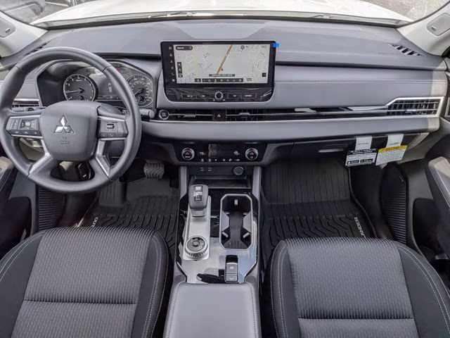 2026 White Diamond Mitsubishi Outlander ES FWD SUV
