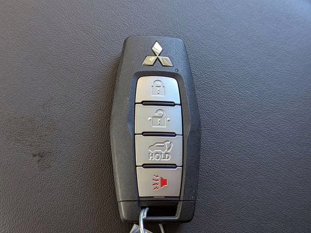 2026 White Diamond Mitsubishi Outlander ES FWD SUV