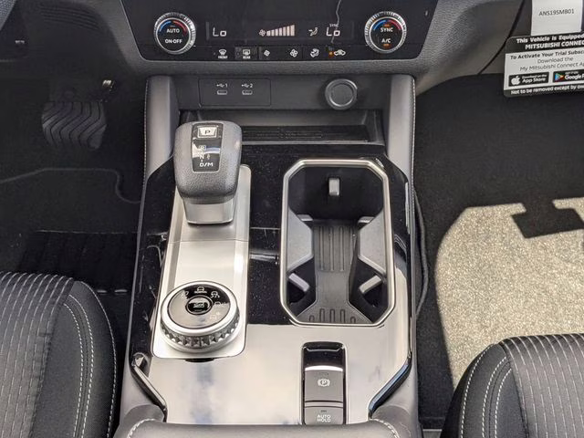 2026 Alloy Silver Metallic Mitsubishi Outlander ES FWD SUV
