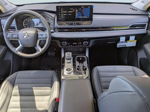 2026 White Diamond Mitsubishi Outlander ES FWD SUV