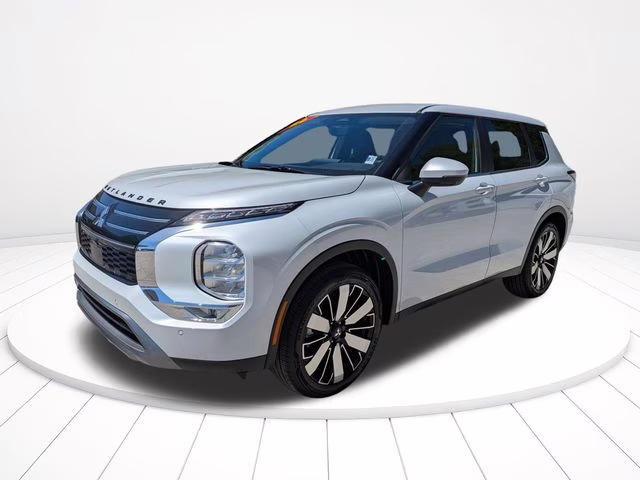 2026 White Diamond Mitsubishi Outlander ES FWD SUV