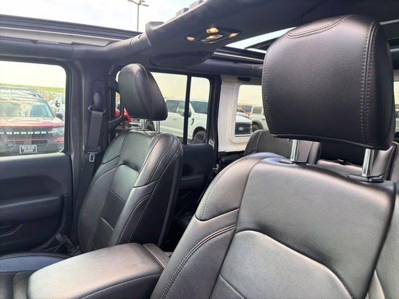 2021 Granite Crystal Metallic Clearcoat Jeep Wrangler Unlimited Sahara Altitude 4X4 SUV