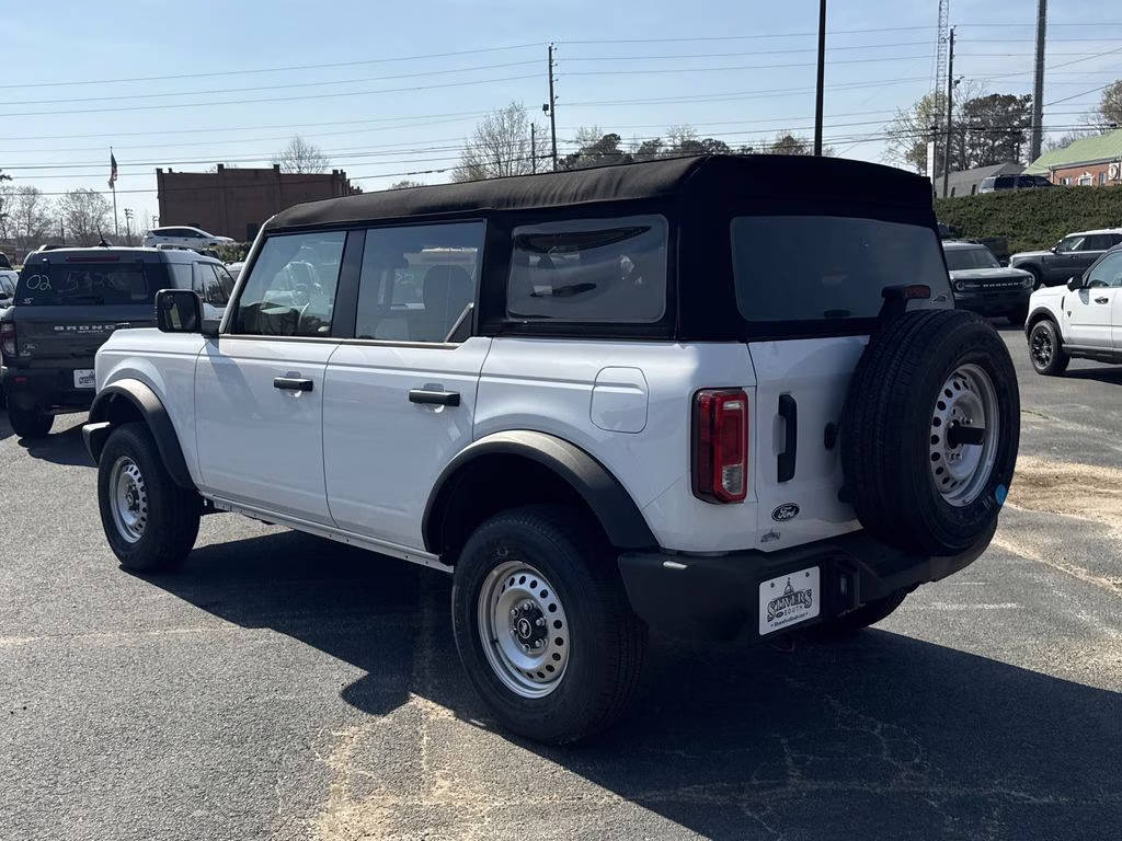 2026 Oxford White Ford Bronco Base 4X4 SUV