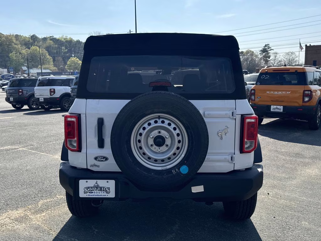 2026 Oxford White Ford Bronco Base 4X4 SUV