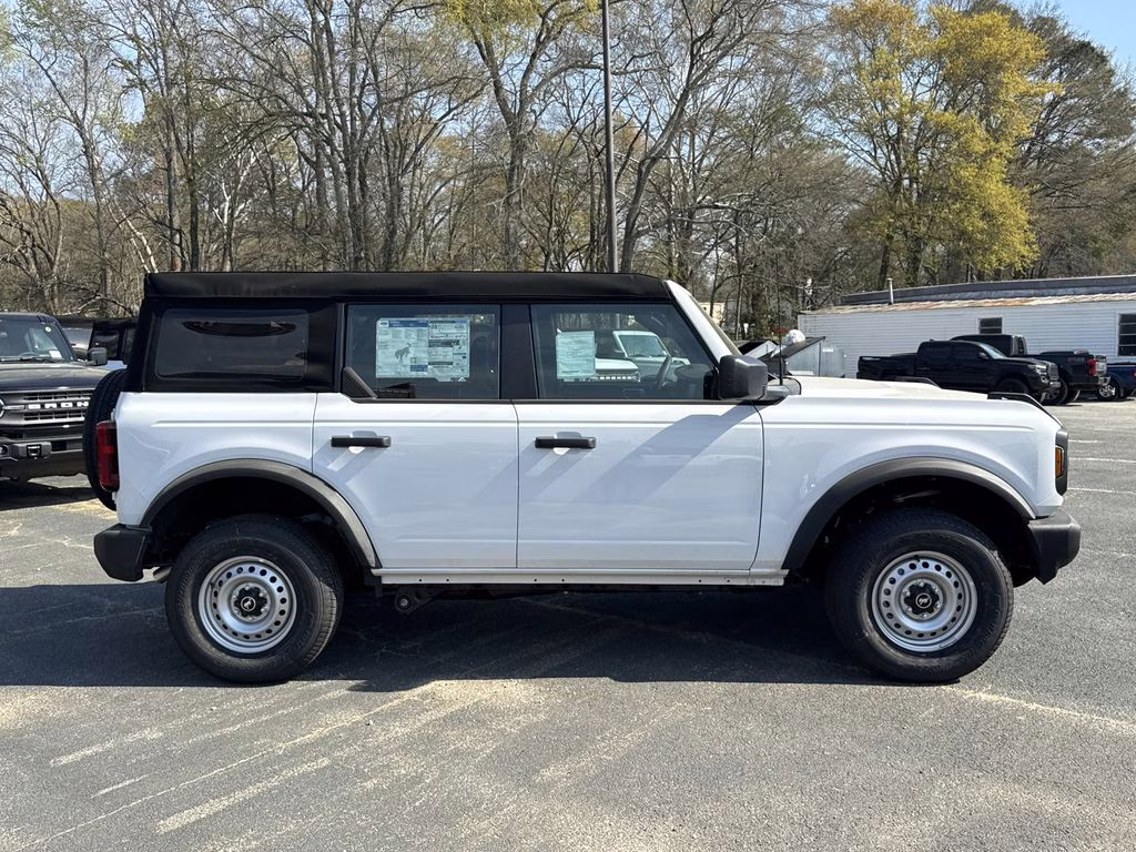 2026 Oxford White Ford Bronco Base 4X4 SUV