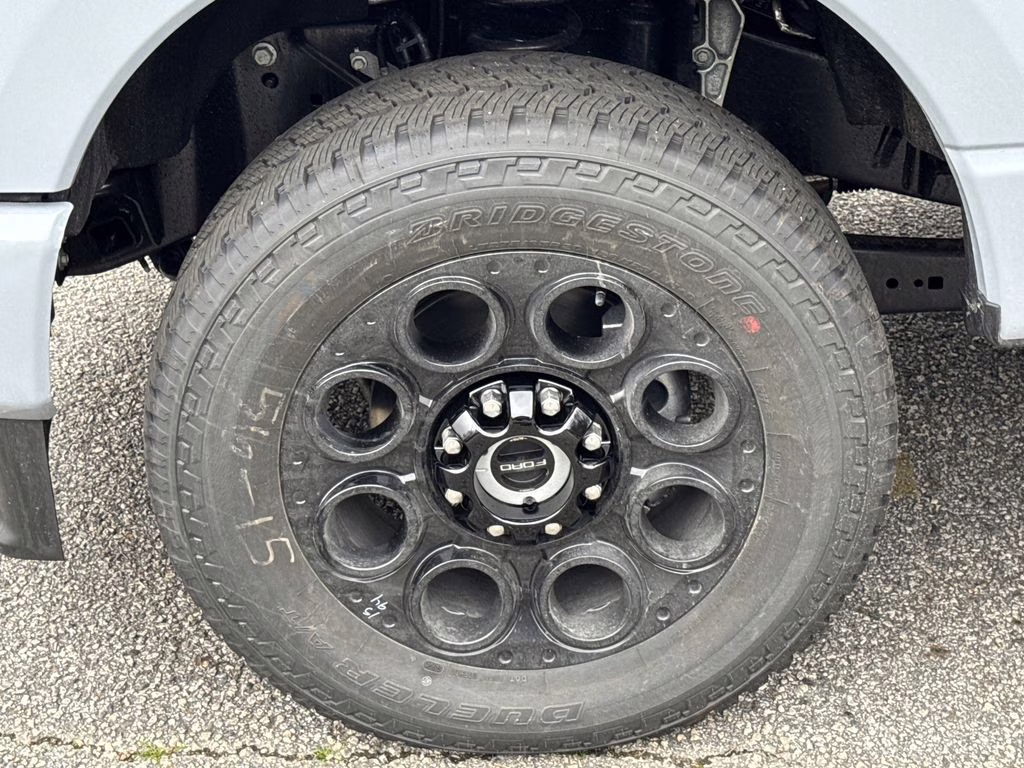 2026 Gray Metallic Ford Super Duty F-250 SRW Lariat 4X4 Truck