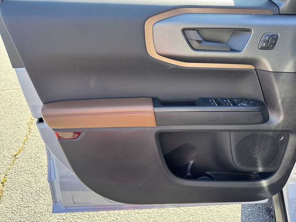 2026 Space White Metallic Ford Bronco Sport Outer Banks 4X4 SUV