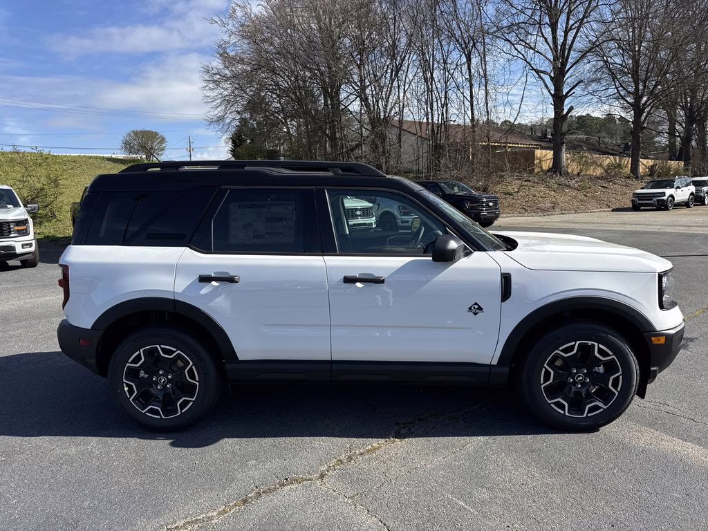2026 Oxford White Ford Bronco Sport Outer Banks 4X4 SUV