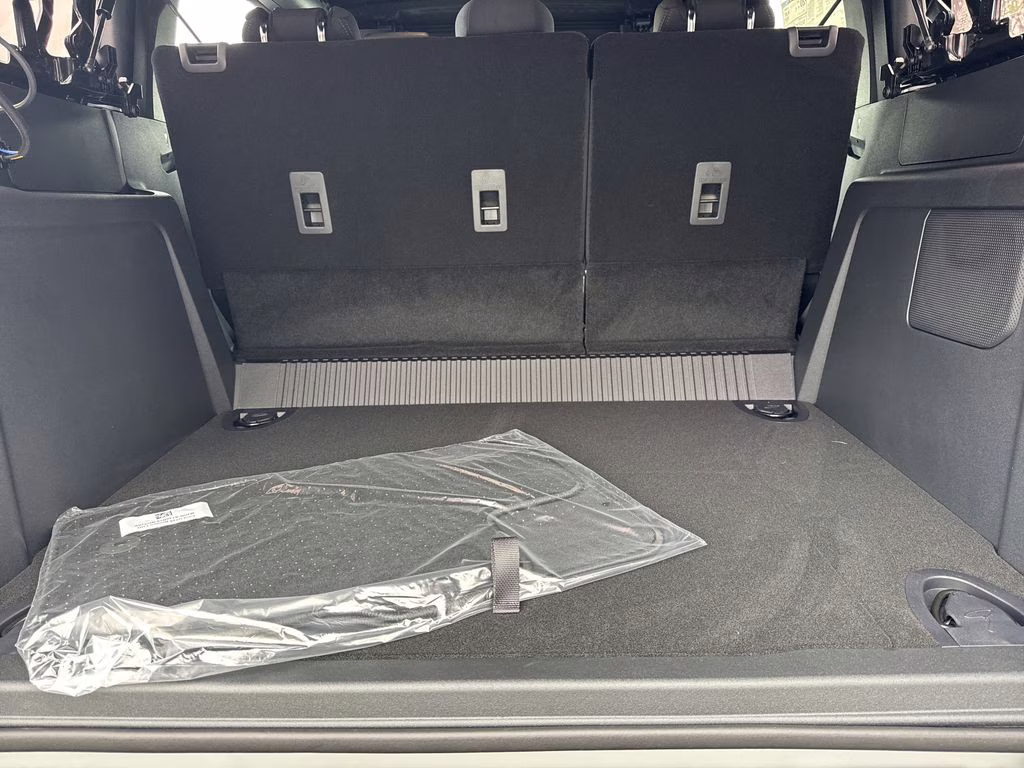 2026 Avalanche Ford Bronco Base 4X4 SUV