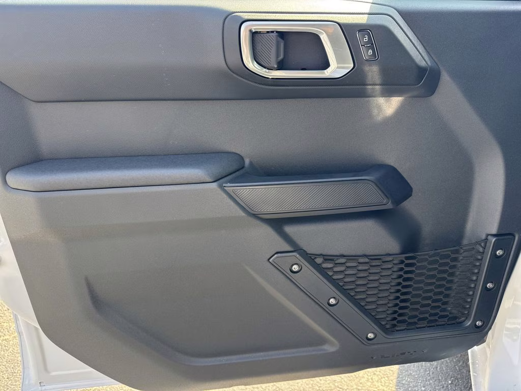 2026 Oxford White Ford Bronco Base 4X4 SUV