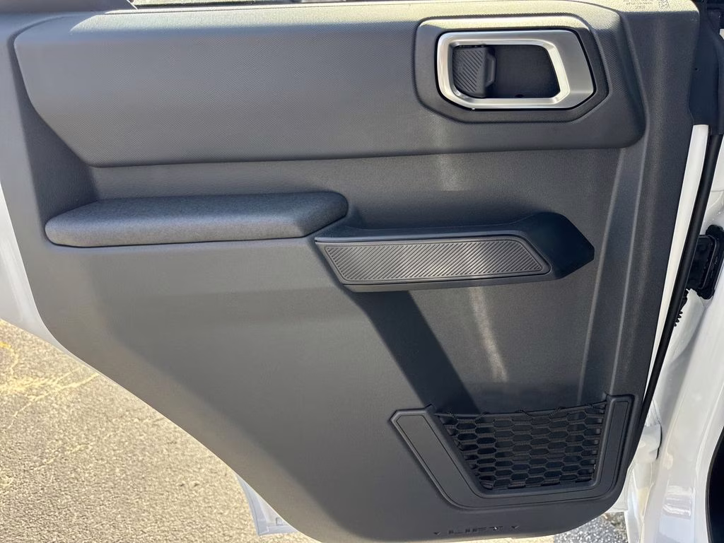 2026 Oxford White Ford Bronco Base 4X4 SUV