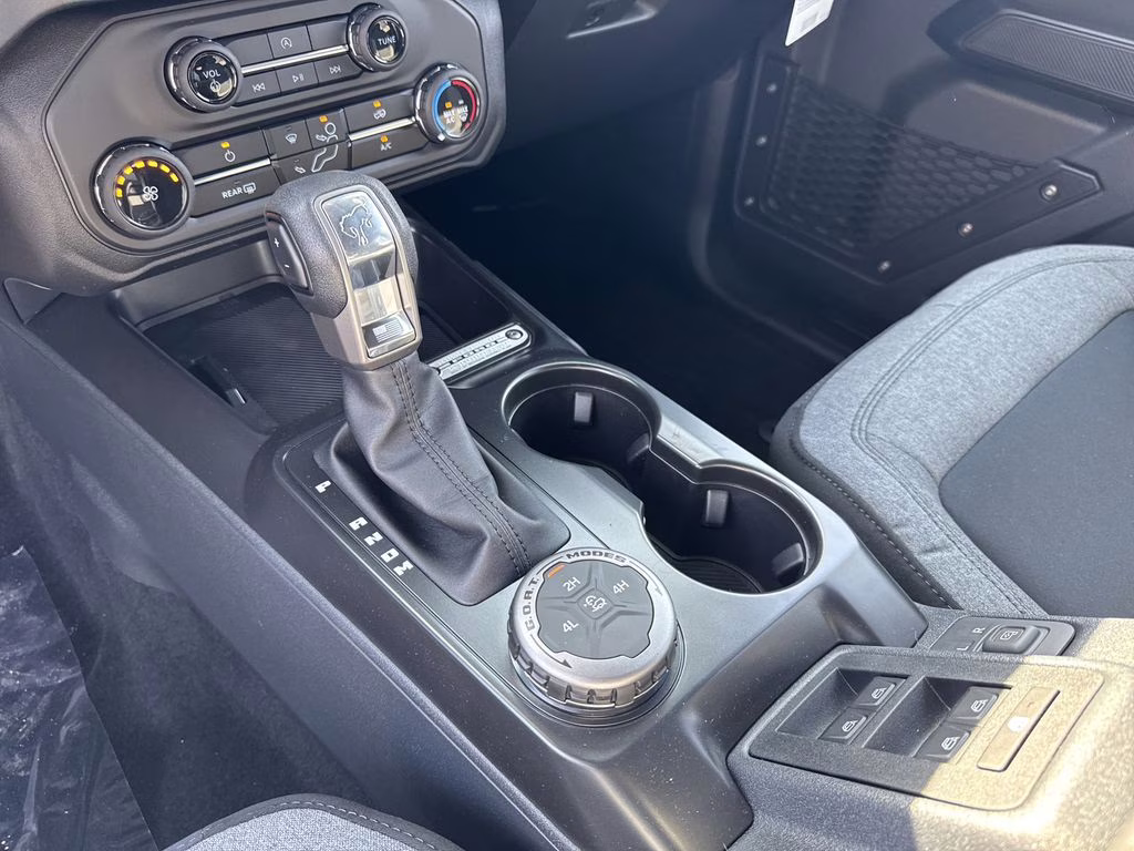 2026 Oxford White Ford Bronco Base 4X4 SUV