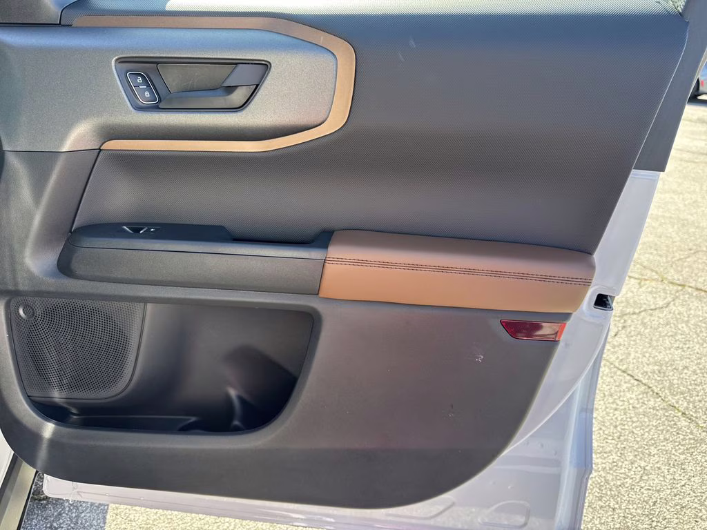 2026 Oxford White Ford Bronco Sport Outer Banks 4X4 SUV