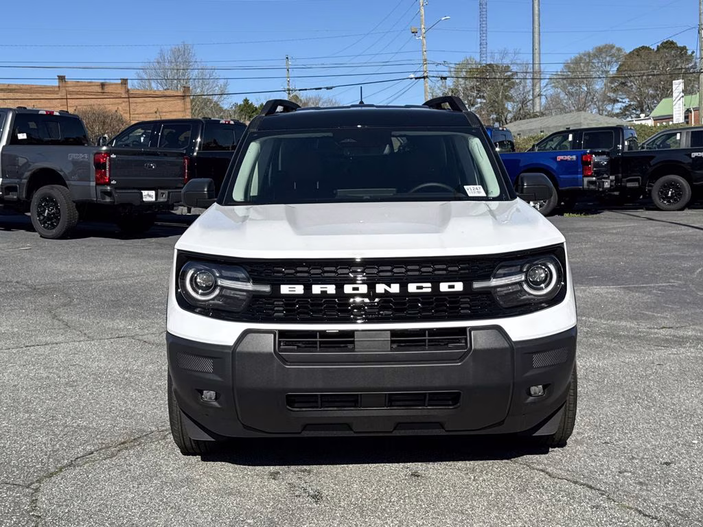 2026 Oxford White Ford Bronco Sport Outer Banks 4X4 SUV