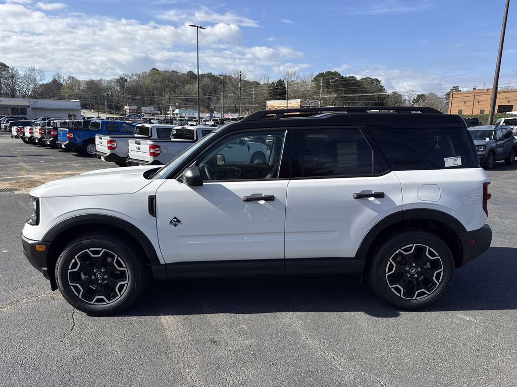 2026 Oxford White Ford Bronco Sport Outer Banks 4X4 SUV