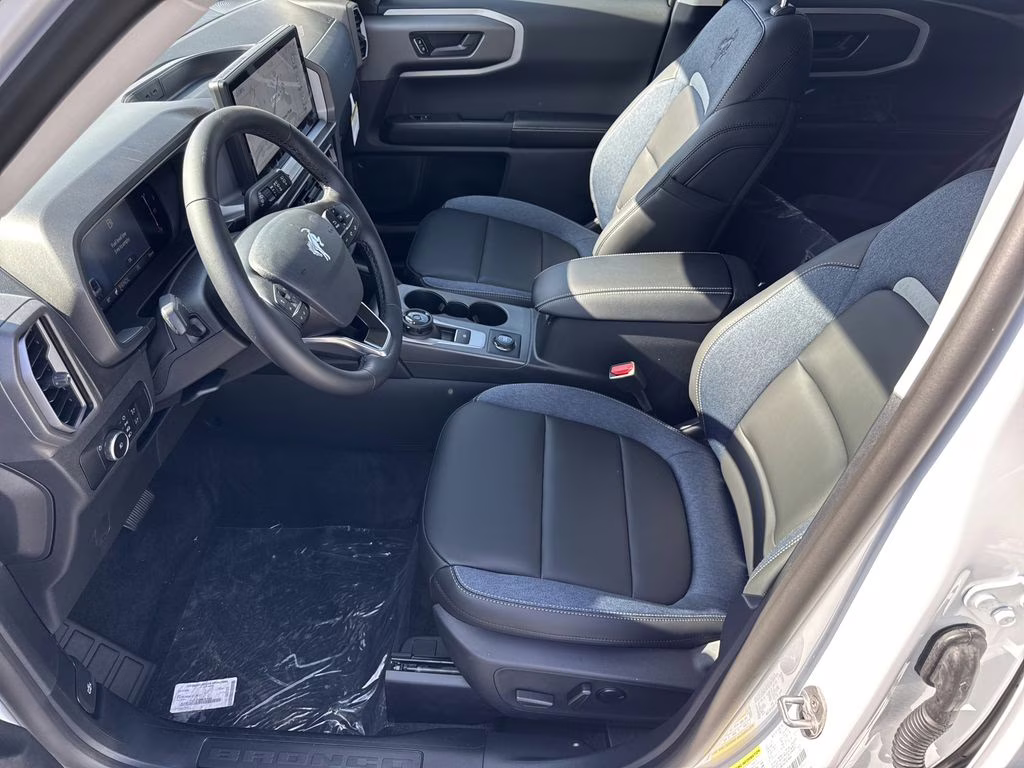 2026 Oxford White Ford Bronco Sport Outer Banks 4X4 SUV