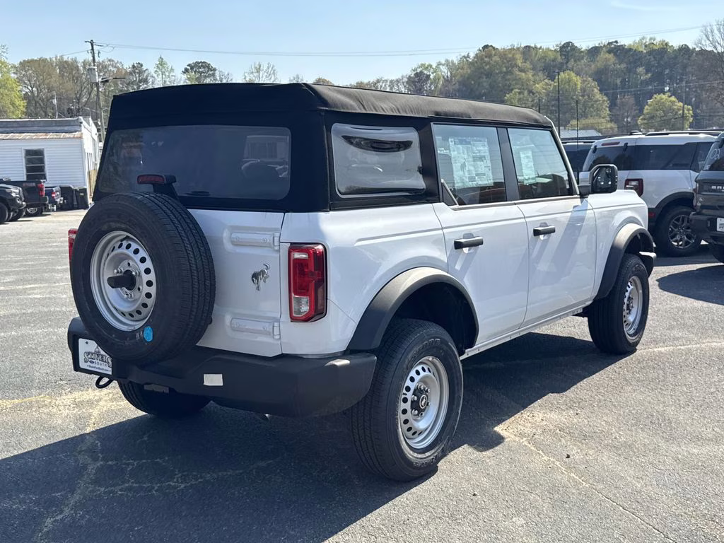 2026 Oxford White Ford Bronco Base 4X4 SUV