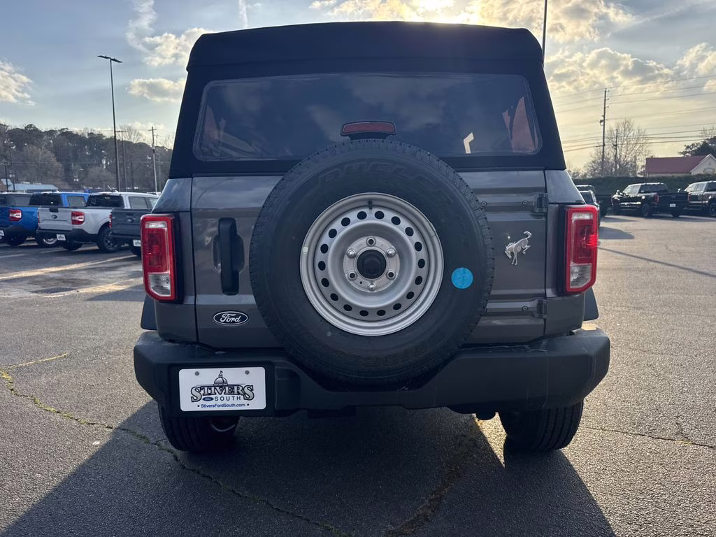 2026 Gray Metallic Ford Bronco Base 4X4 SUV