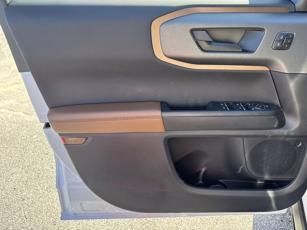 2026 Oxford White Ford Bronco Sport Outer Banks 4X4 SUV