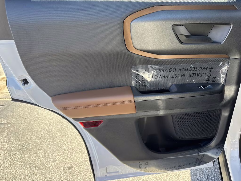 2026 Oxford White Ford Bronco Sport Outer Banks 4X4 SUV