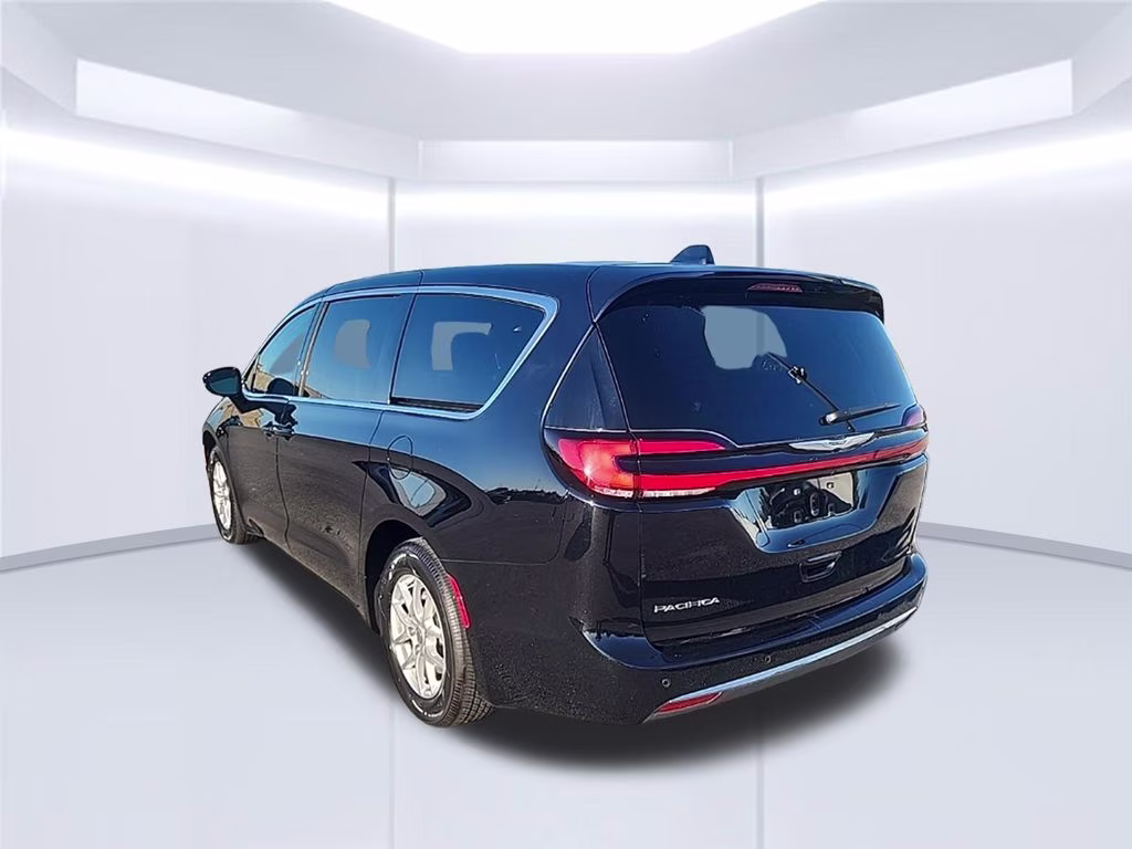 2025 Diamond Black Crystal Pearlcoat Chrysler Pacifica Select FWD Van