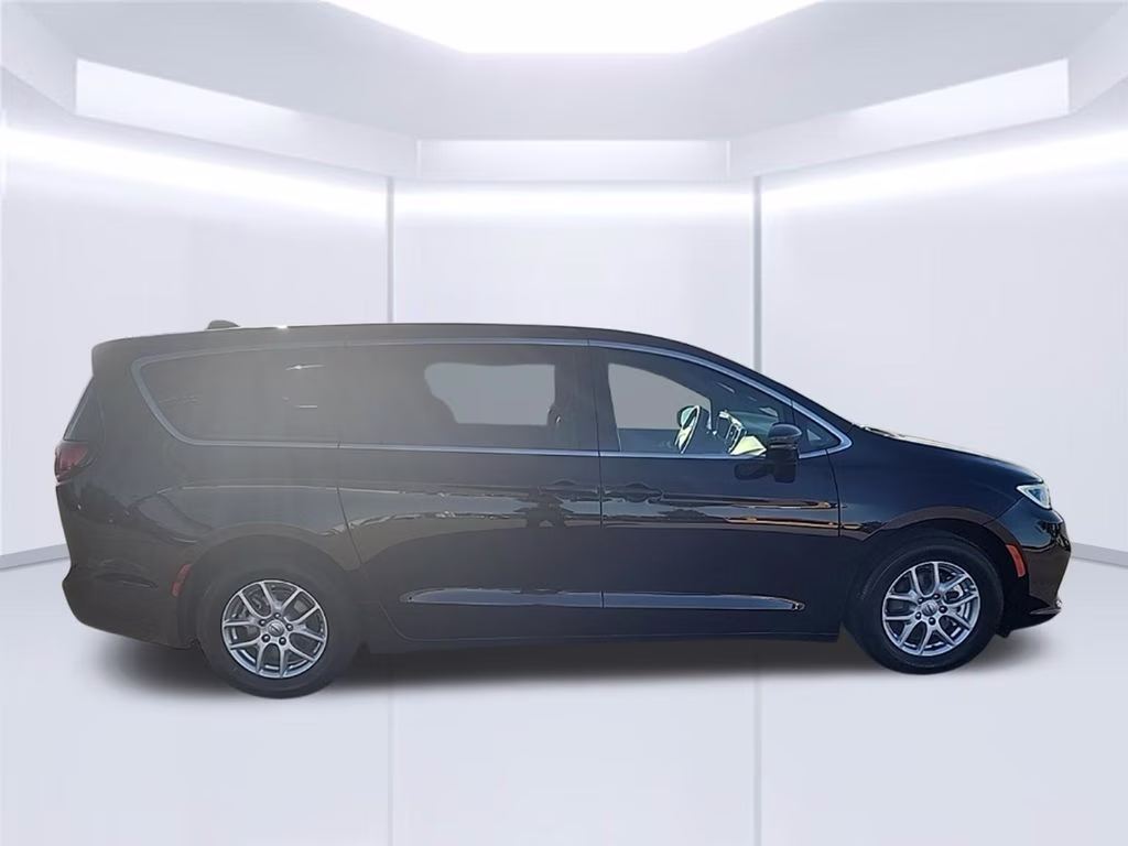 2025 Diamond Black Crystal Pearlcoat Chrysler Pacifica Select FWD Van