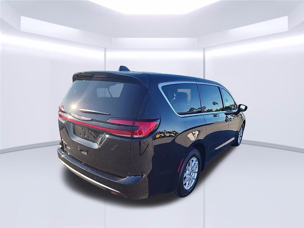 2025 Diamond Black Crystal Pearlcoat Chrysler Pacifica Select FWD Van
