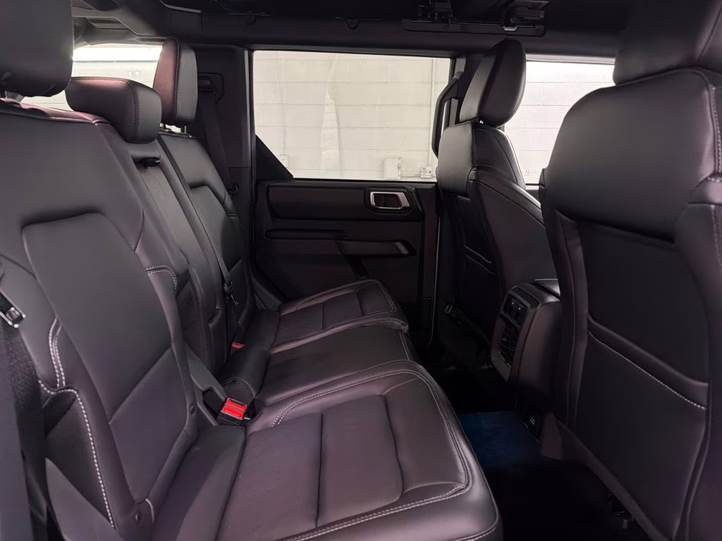 2026 AVALANCHE GRAY Ford Bronco Outer Banks 4X4 SUV