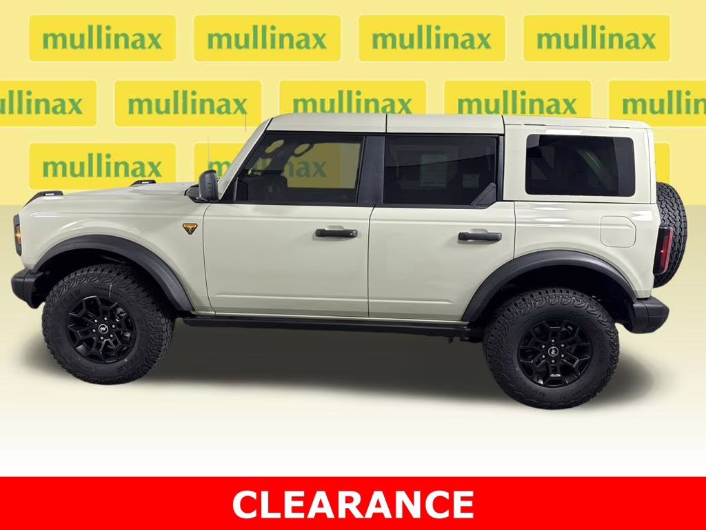 2026 Desert Sand Ford Bronco Badlands 4X4 SUV