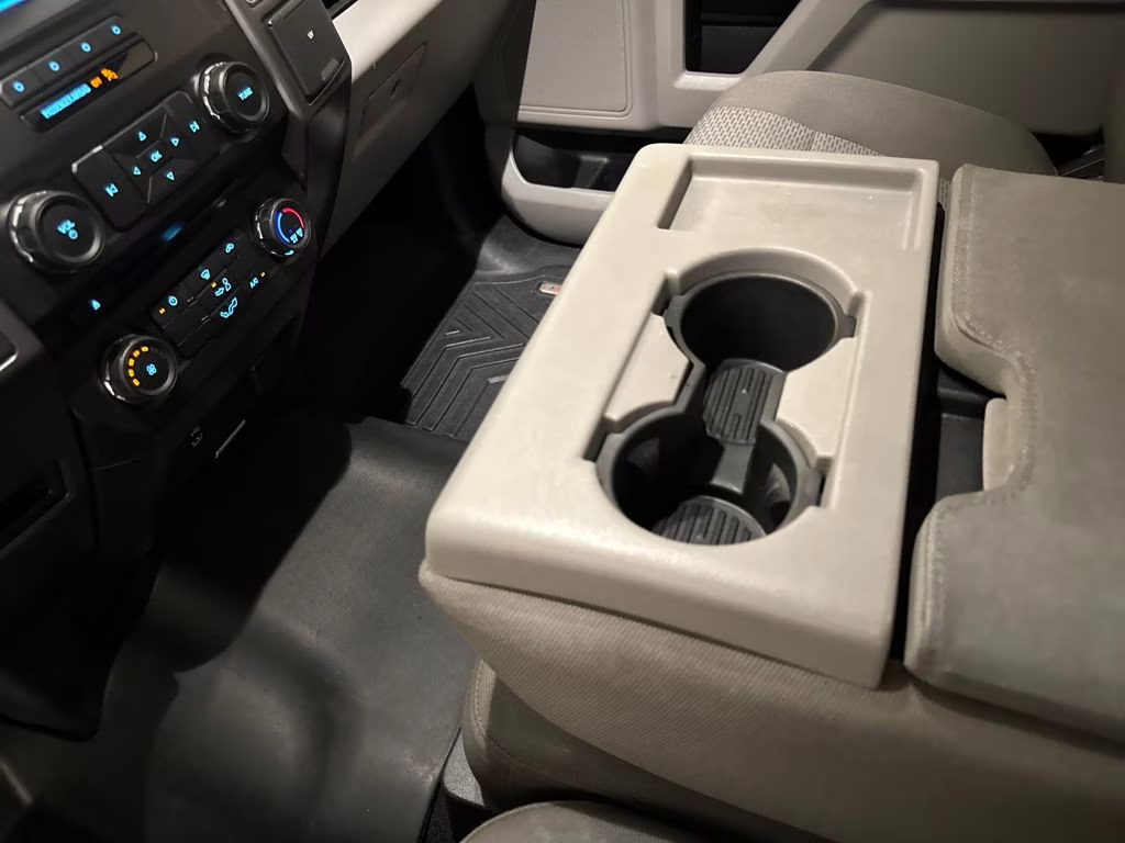 2017 Oxford White Ford F-150 XLT RWD Truck