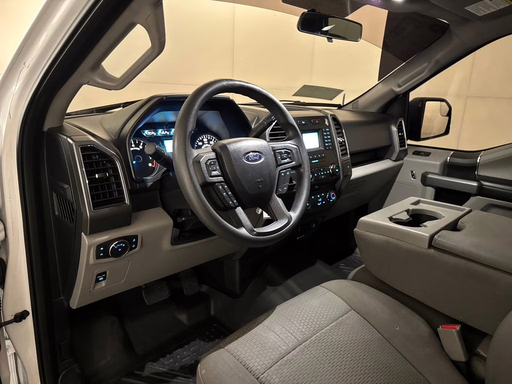 2017 Oxford White Ford F-150 XLT RWD Truck