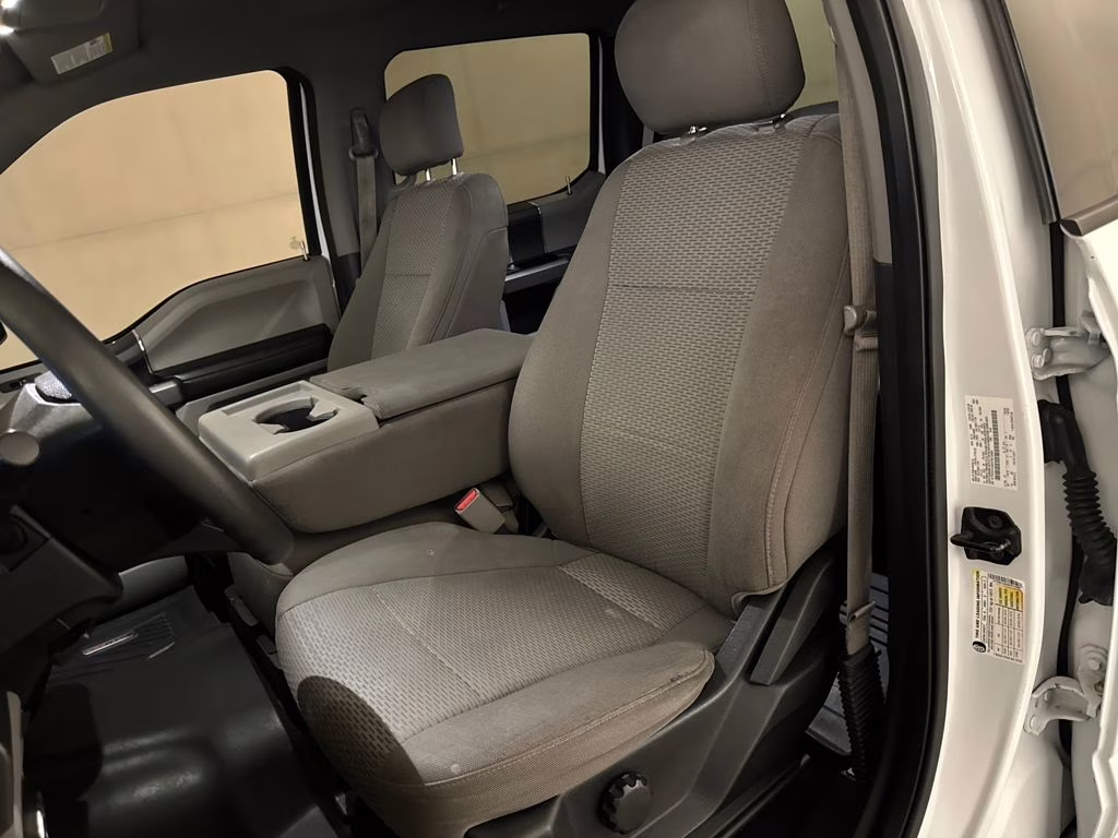 2017 Oxford White Ford F-150 XLT RWD Truck