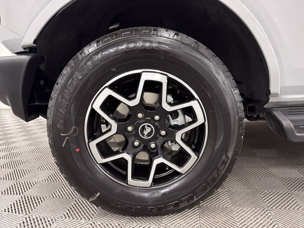 2026 AVALANCHE GRAY Ford Bronco Outer Banks 4X4 SUV