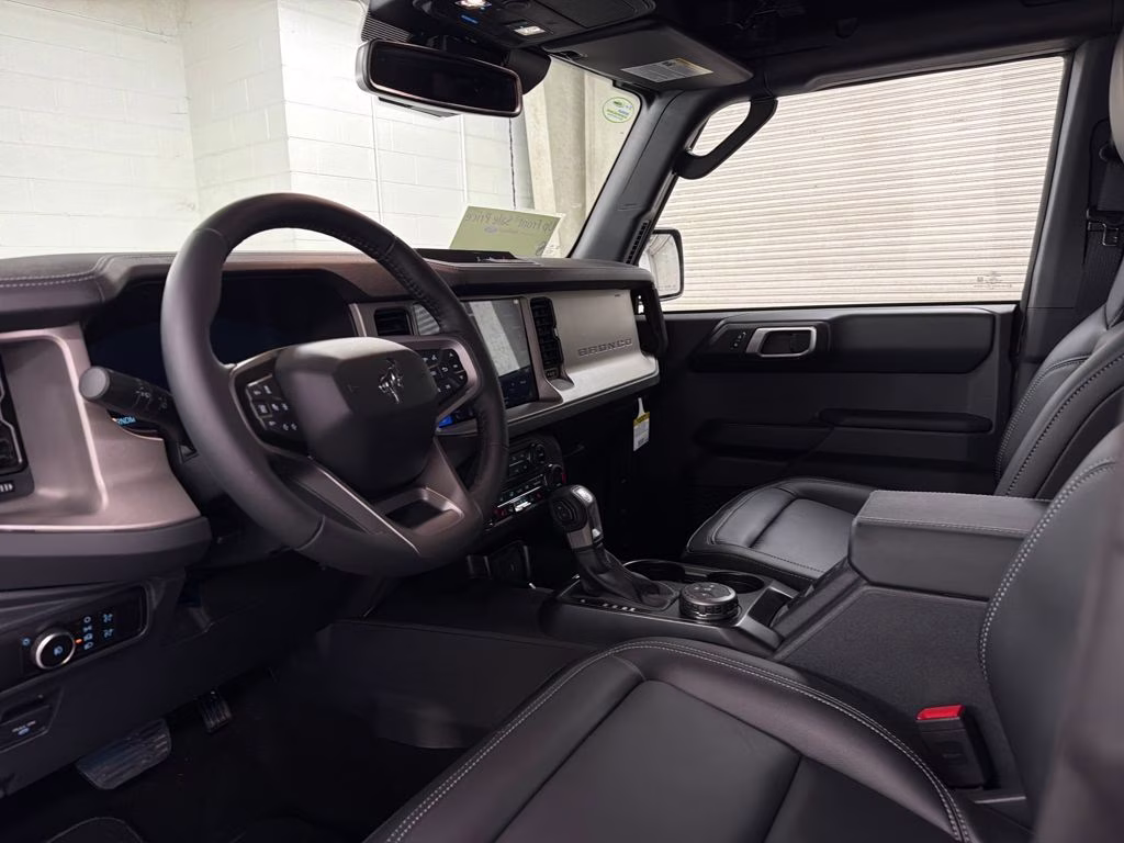 2026 AVALANCHE GRAY Ford Bronco Outer Banks 4X4 SUV