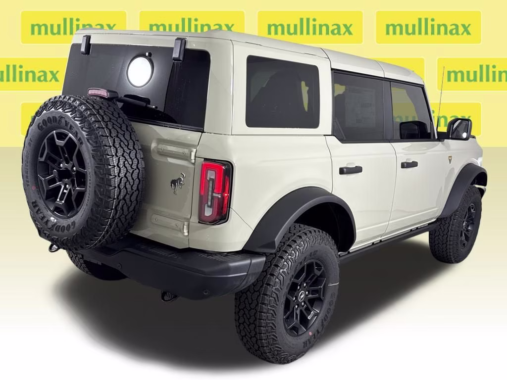 2026 Desert Sand Ford Bronco Badlands 4X4 SUV