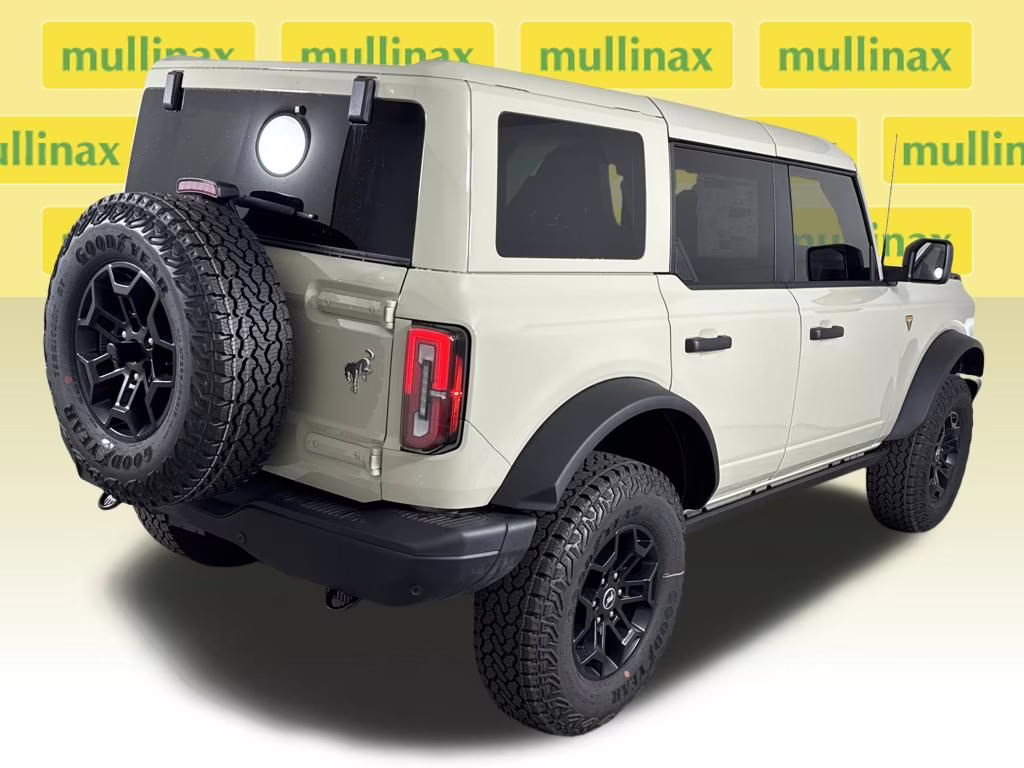 2026 Desert Sand Ford Bronco Badlands 4X4 SUV