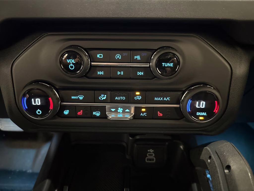 2026 Desert Sand Ford Bronco Badlands 4X4 SUV