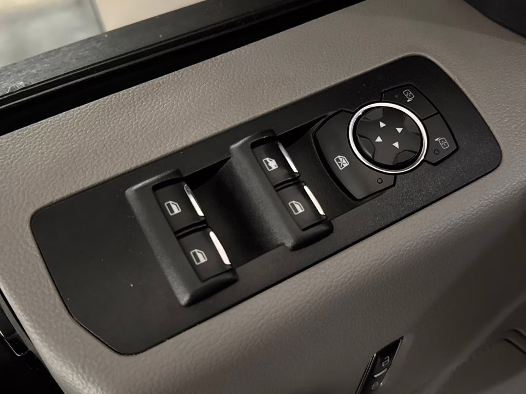 2017 Oxford White Ford F-150 XLT RWD Truck