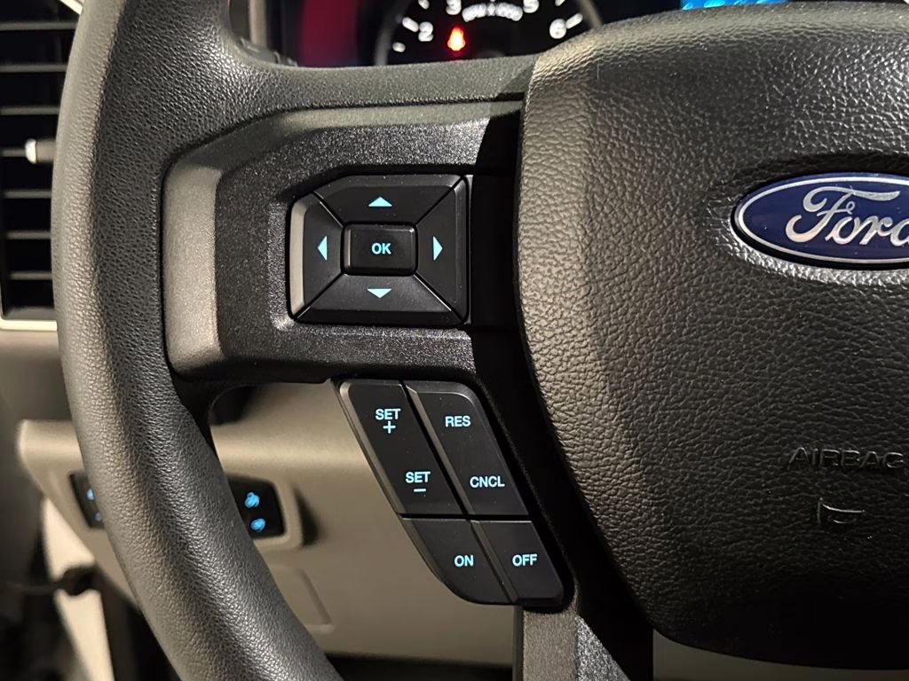 2017 Oxford White Ford F-150 XLT RWD Truck